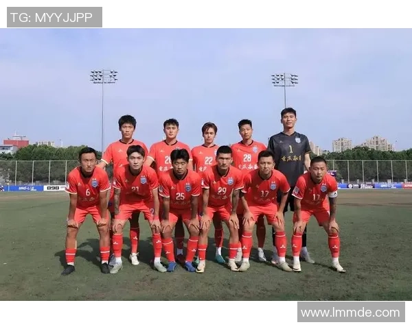 重庆足球队区域防守体系解析与战术应用探讨 重庆足球队区域防守体系解析与战术应用探讨